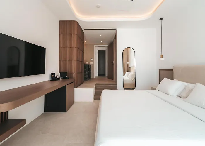 Splendid Mykonos Waterfront Villa